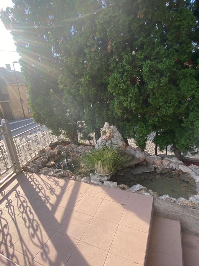 Apartamento Gala Posh Soko Banja Exterior foto